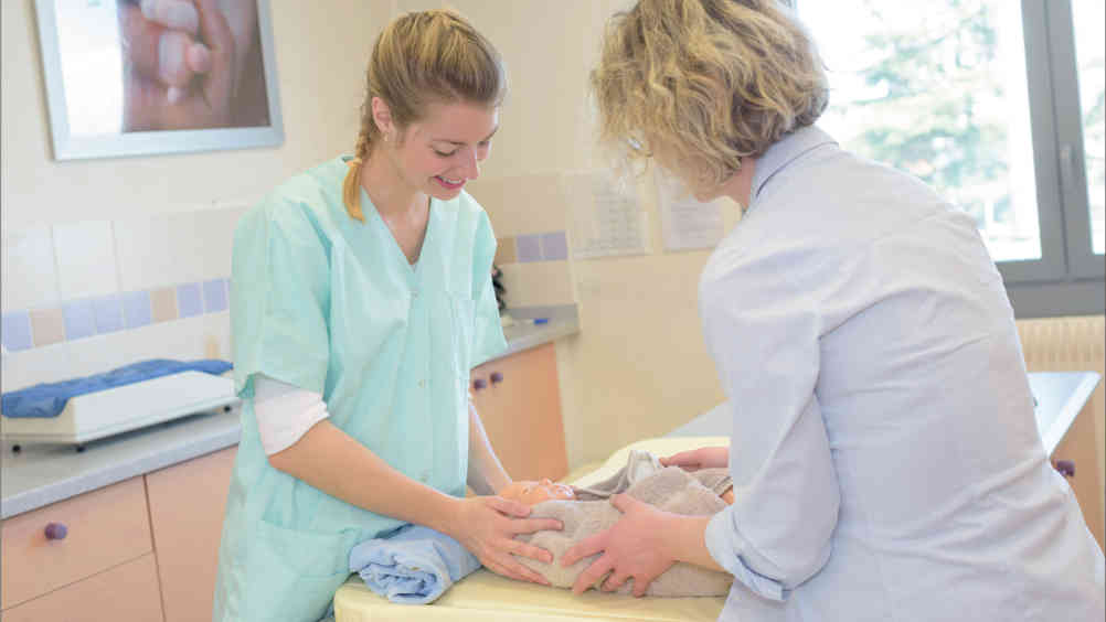  Mentors give newly qualified midwives the support and encouragement they need to perform with confidence
